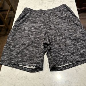 Men's Lulu Lemon Size medium shorts